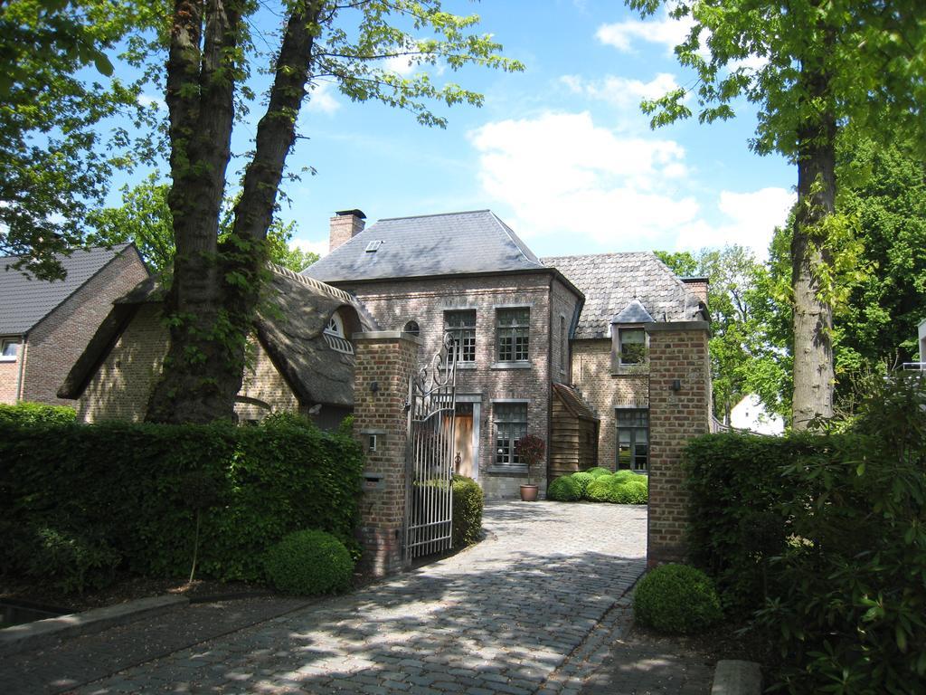 Under Oaks Hotel Westmalle ภายนอก รูปภาพ