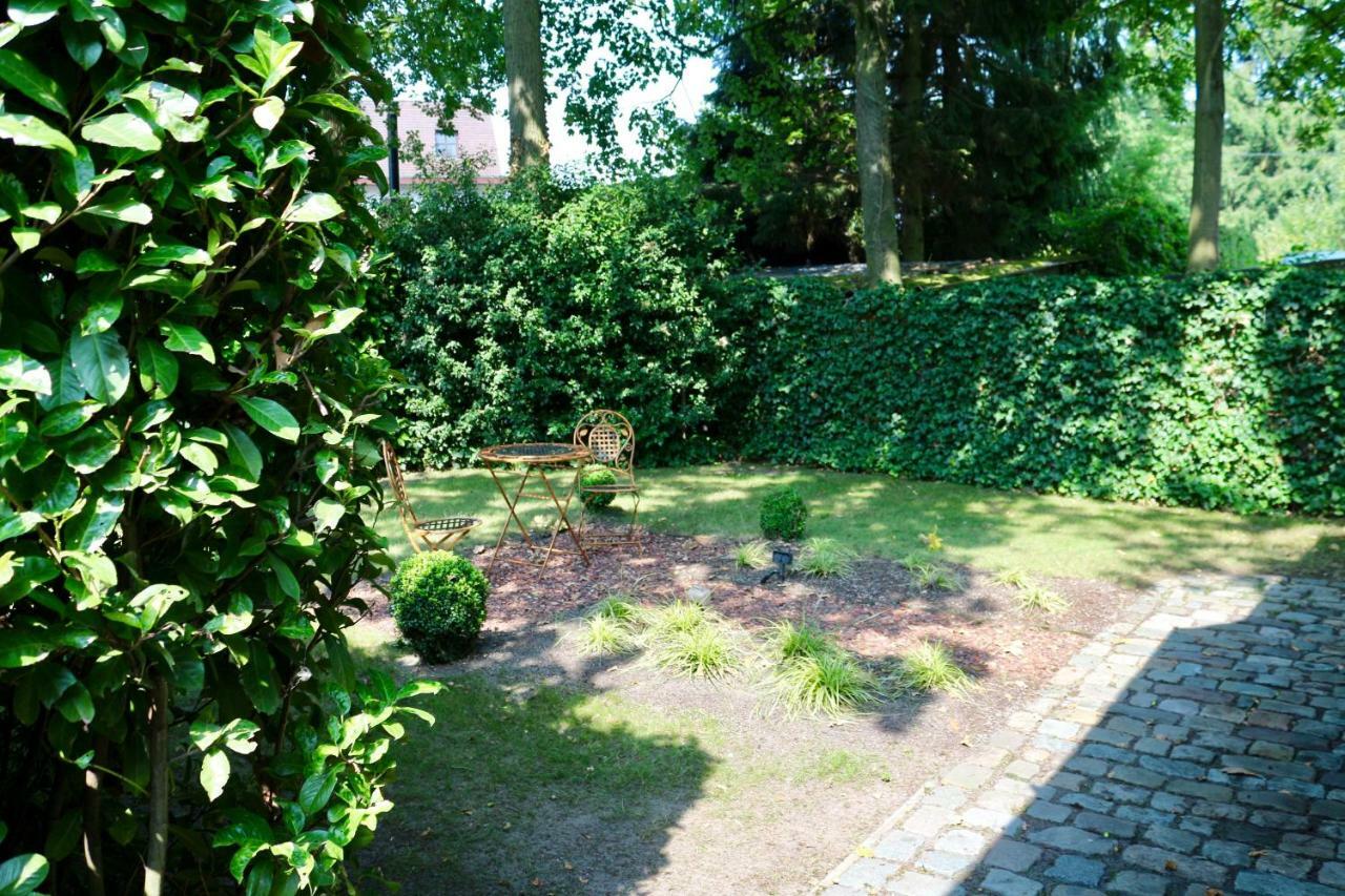 Under Oaks Hotel Westmalle ภายนอก รูปภาพ